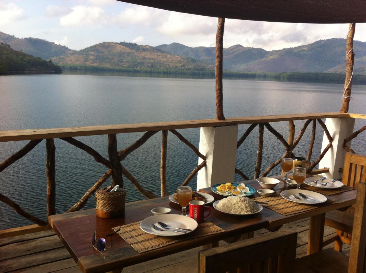 Borac Bay Bungalows Hotel And Resort Exterior photo